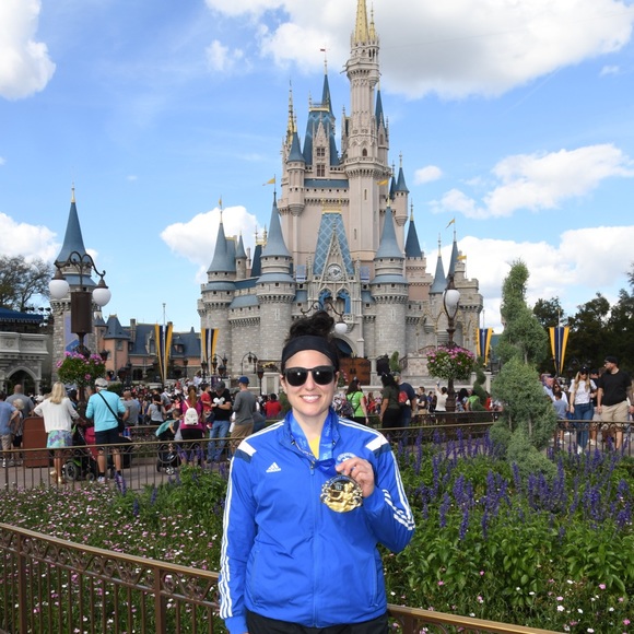 Meet your Posher, Leslie - Picture 2 of 3